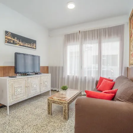 Apartment Basic Comfort Poeta Marquina Pb 2026 Roses